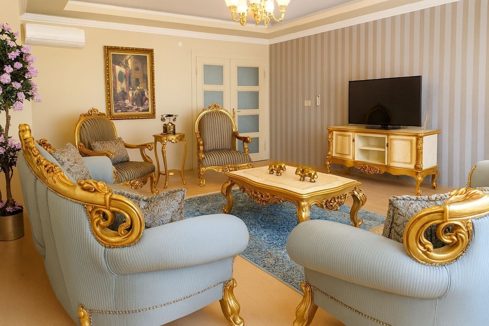 Real King Residence Hotel 63/78