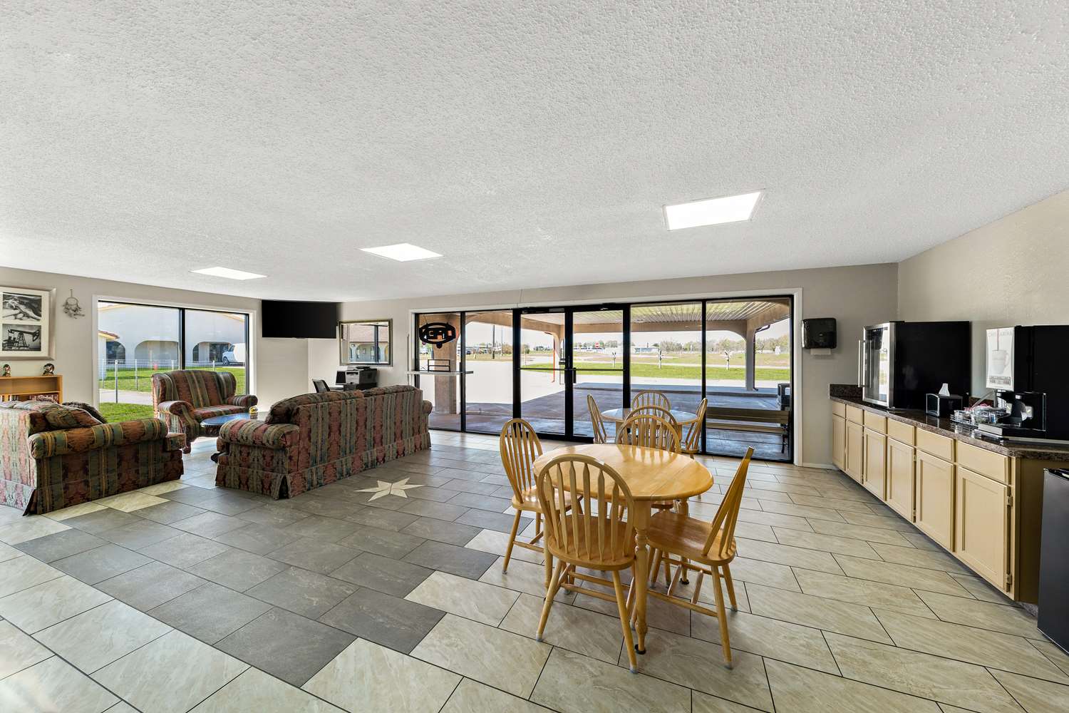 Americas Best Value Inn 22/40