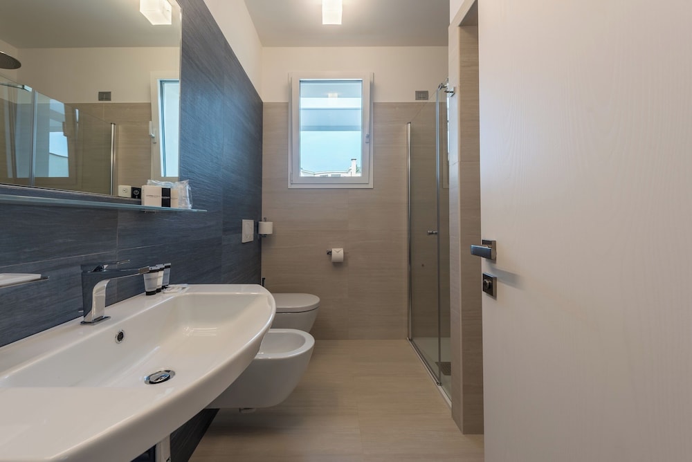 2 BEDROOMS, CLASSIC, APARTMENT, COURTYARD VIEW