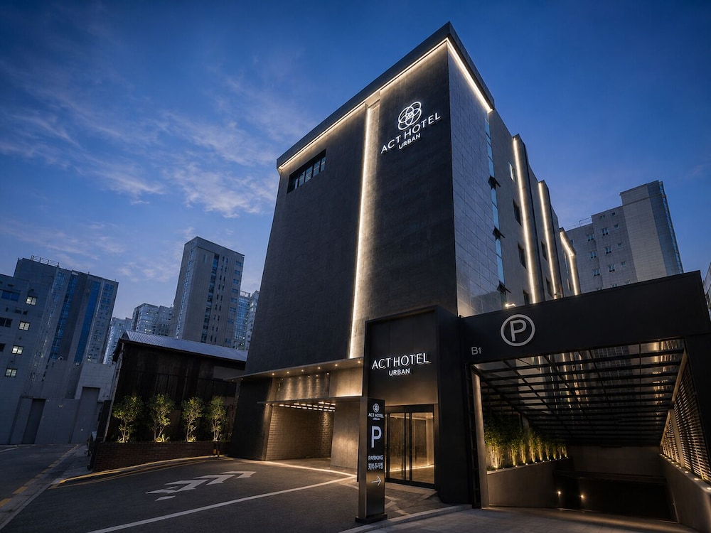 Piano Hotel 2/65