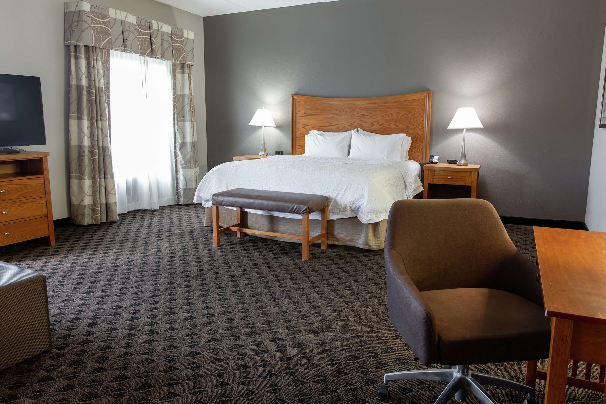 STUDIO, SUITE, KING BED, SOFA