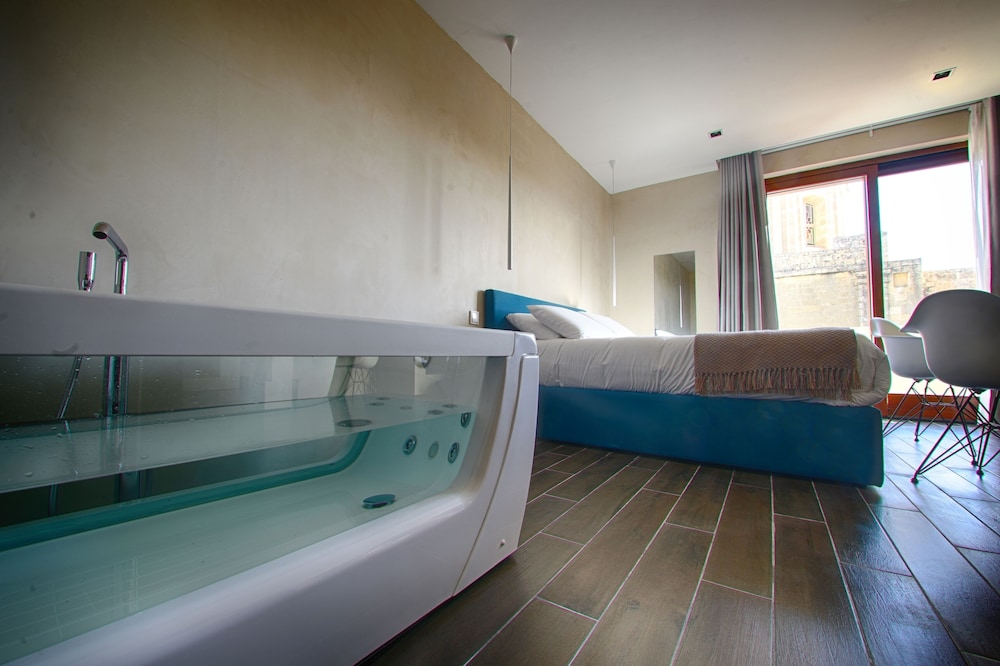 Quaint Boutique Hotel Sannat 27/56