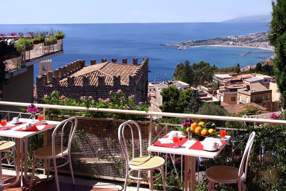 Mediterranee Hotel 52/63