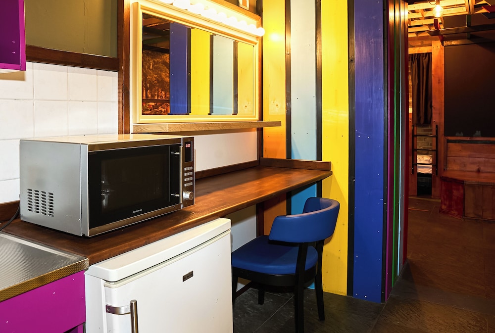 Amsterdam Teleport Hotel 62/74