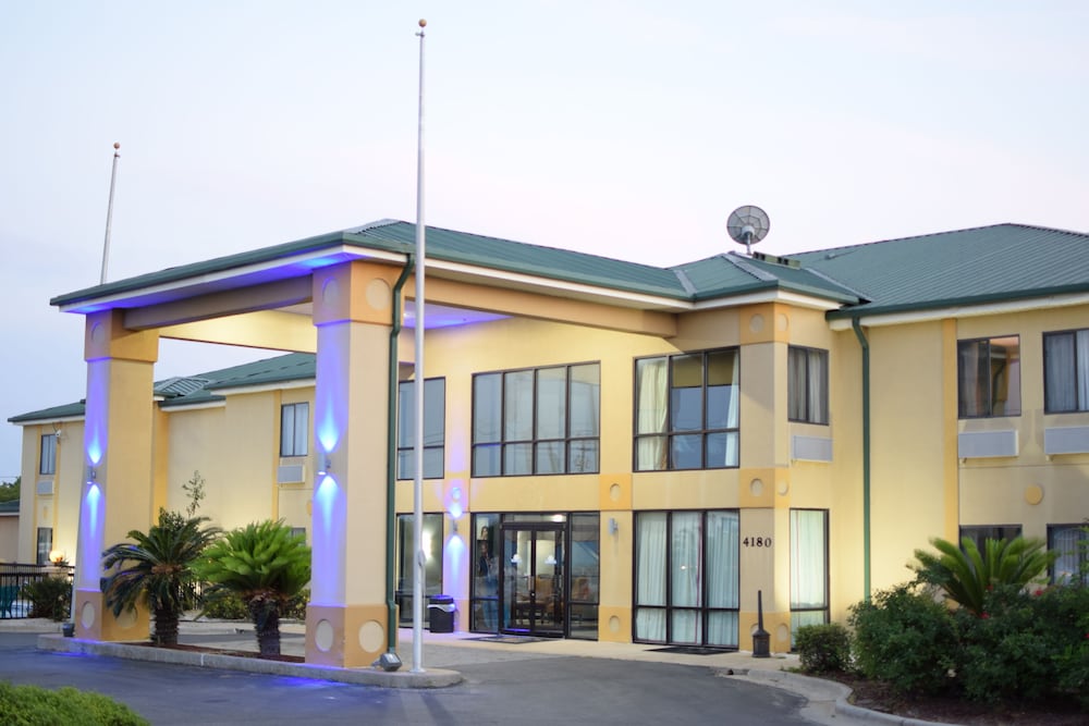 Days Inn by Wyndham Montgomery 1/29
