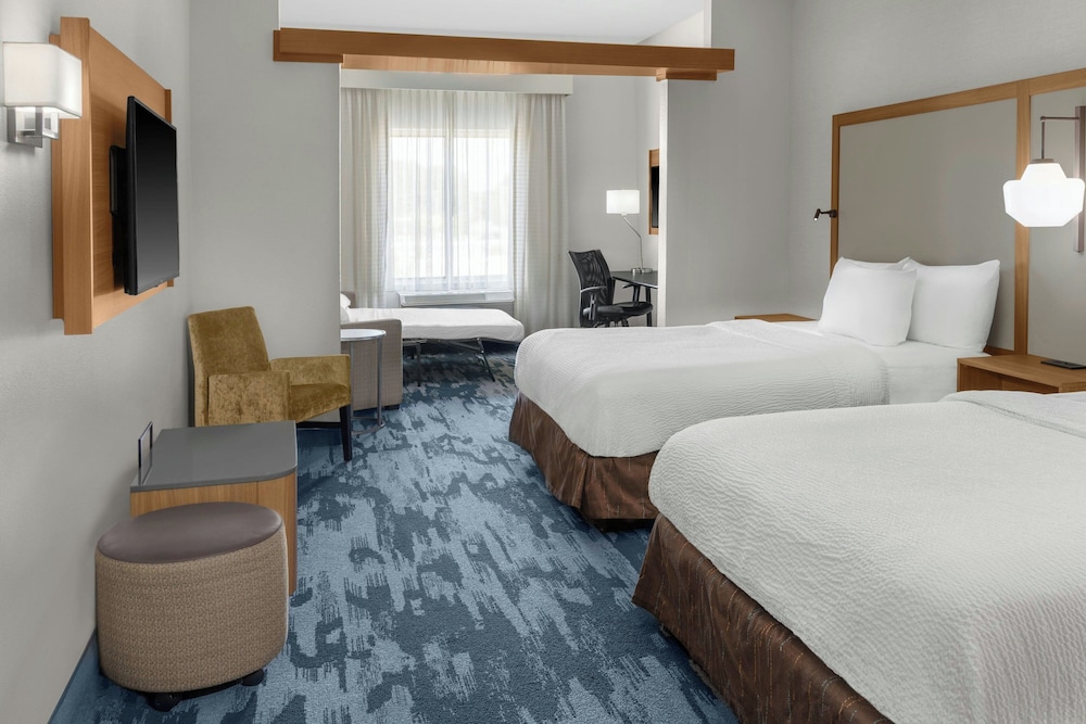FAIRFIELD INN AND SUITES ATLANTA ACWORTH 18/50