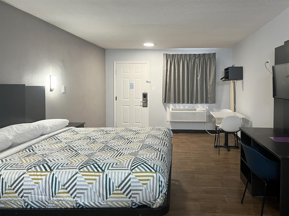 Studio6 Suites Hurricane, WV 21/41