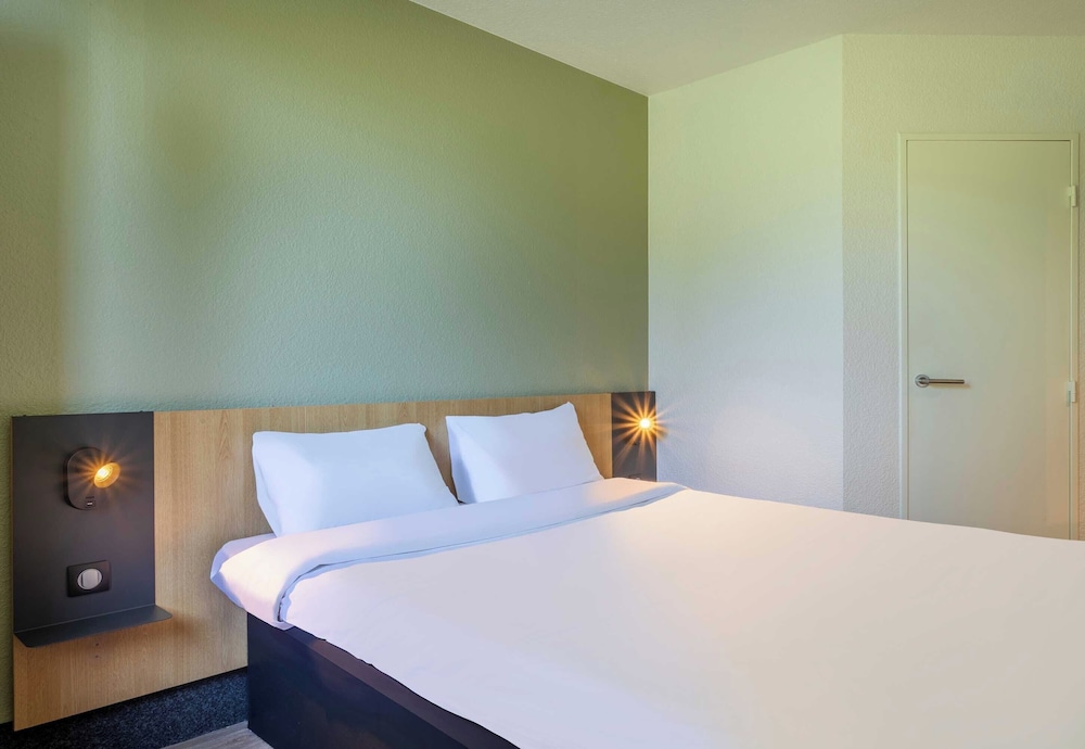 ROOM, DOUBLE BED, ACCESSIBLE