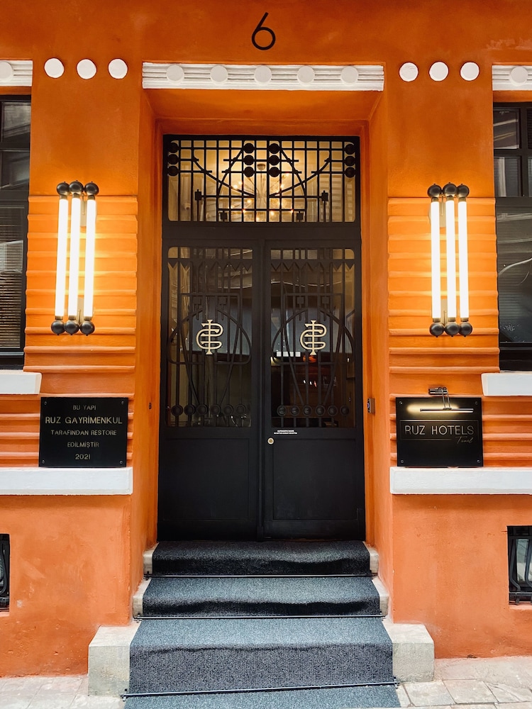 RUZ Hotels Tunel 6/48