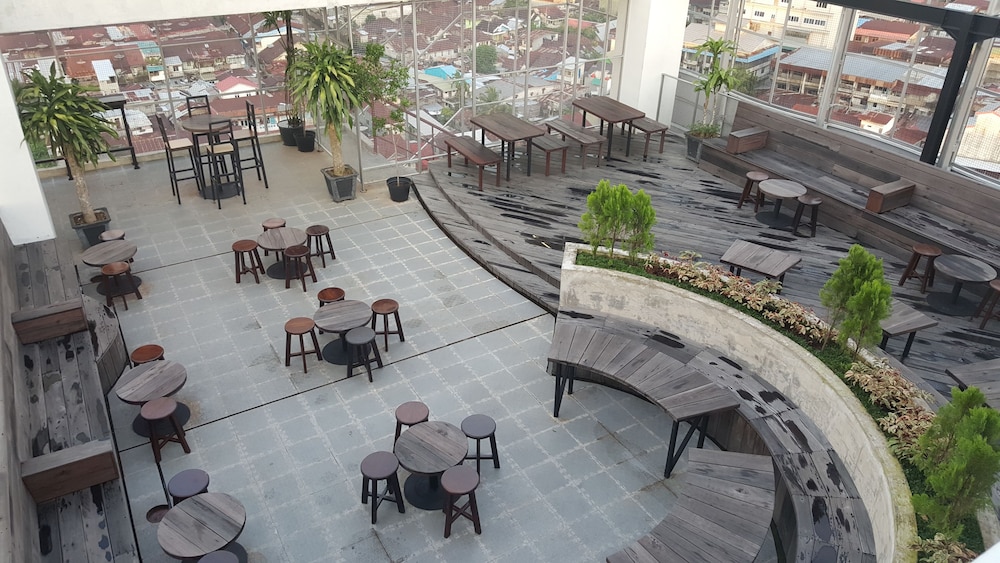 Harris Hotel Pontianak 45/50