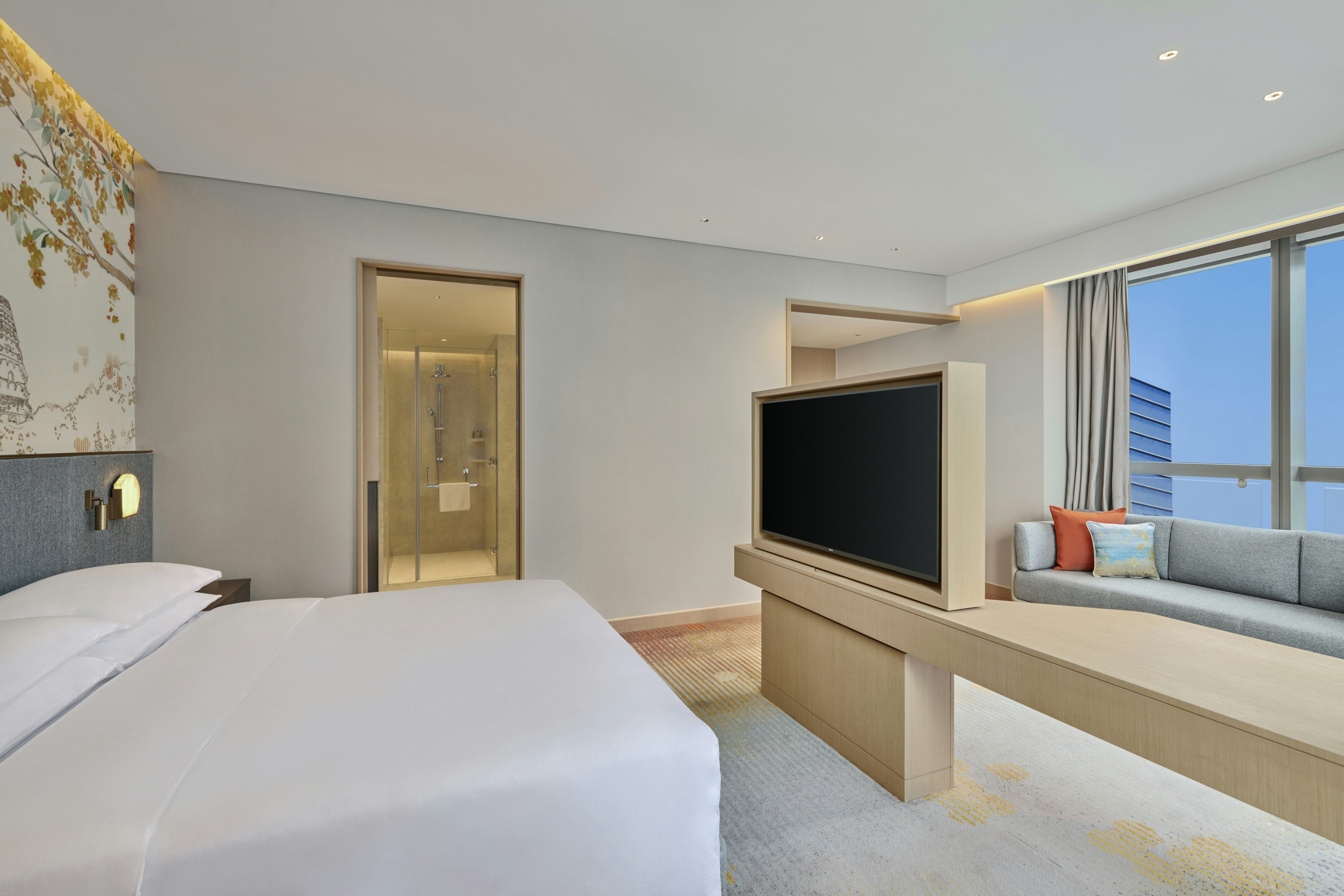 DELUXE, KING BED