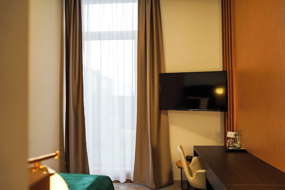 M-Pire Hotel 12/22