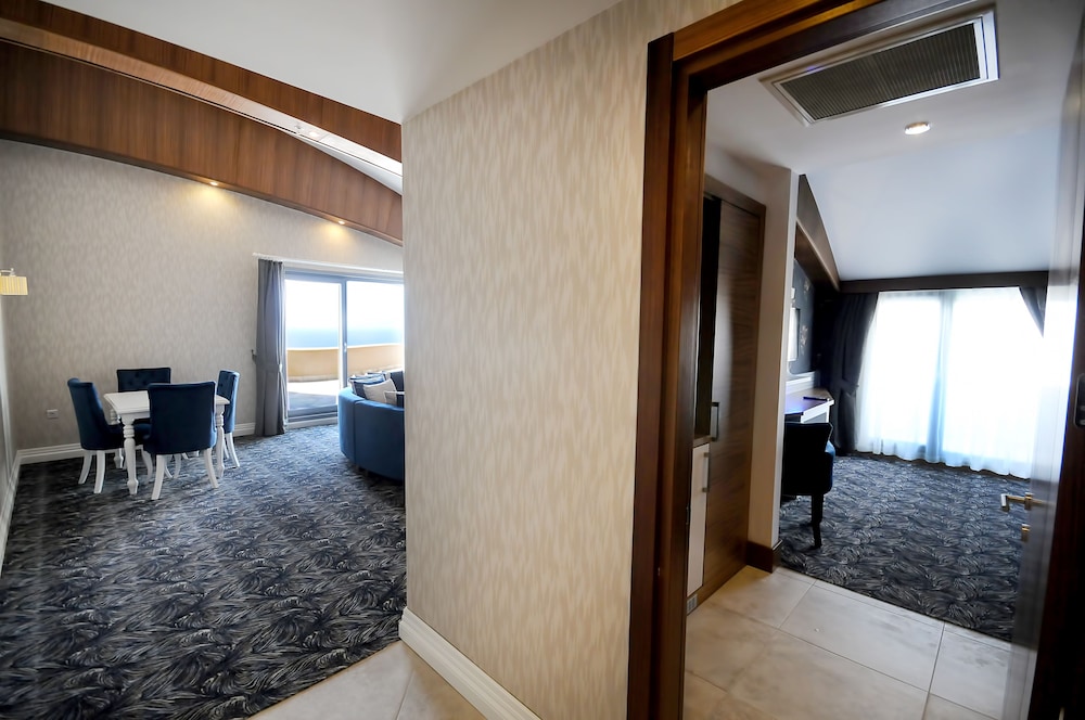 Elite Hotel Darica 8/75