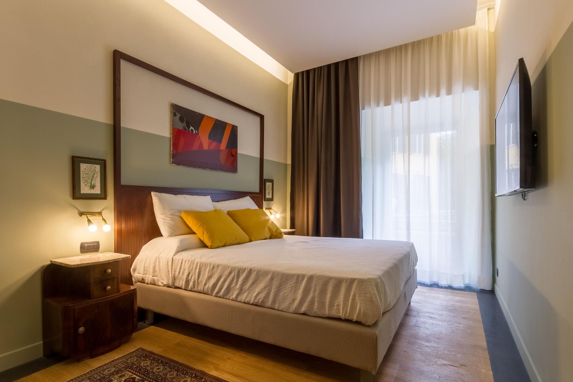 Deluxe, Apartment, King Bed, Light Housekeeping, Sofa