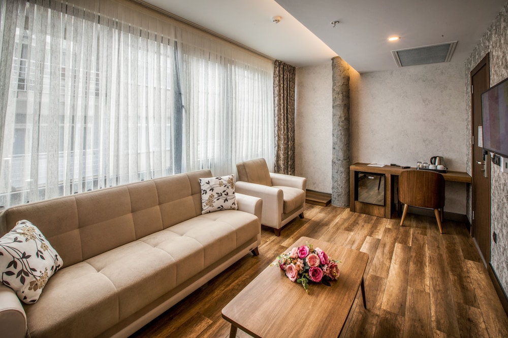 Life Point Hotel 52/67