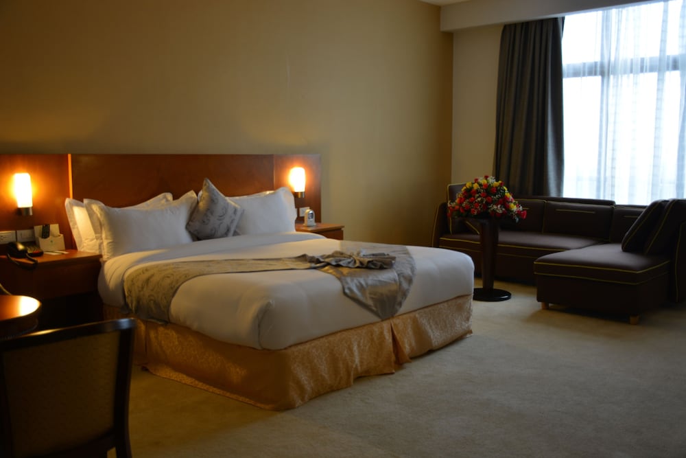 AZZEMAN HOTEL 22/49