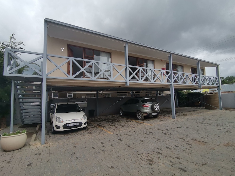 Rene's Guesthouse 28/45