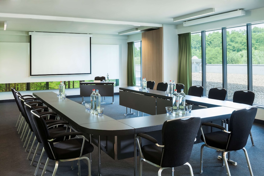 Park Inn By Radisson Liege Airport 69/81