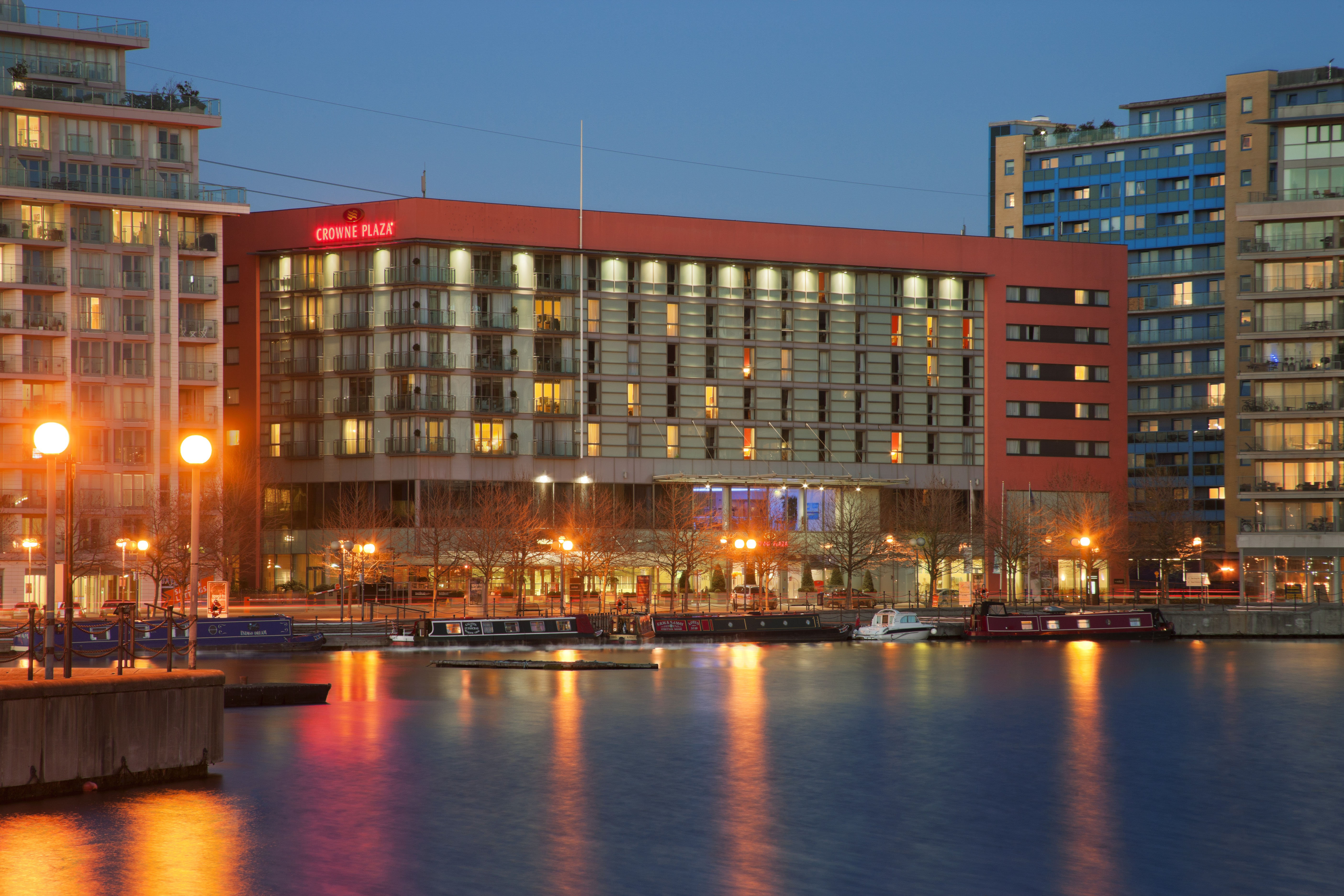 CROWNE PLAZA LONDON DOCKLANDS 70/71