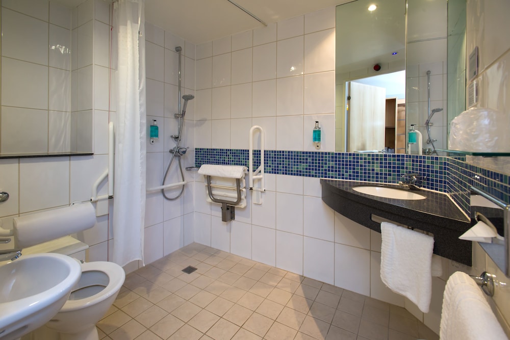 Holiday Inn Express Stevenage 19/66