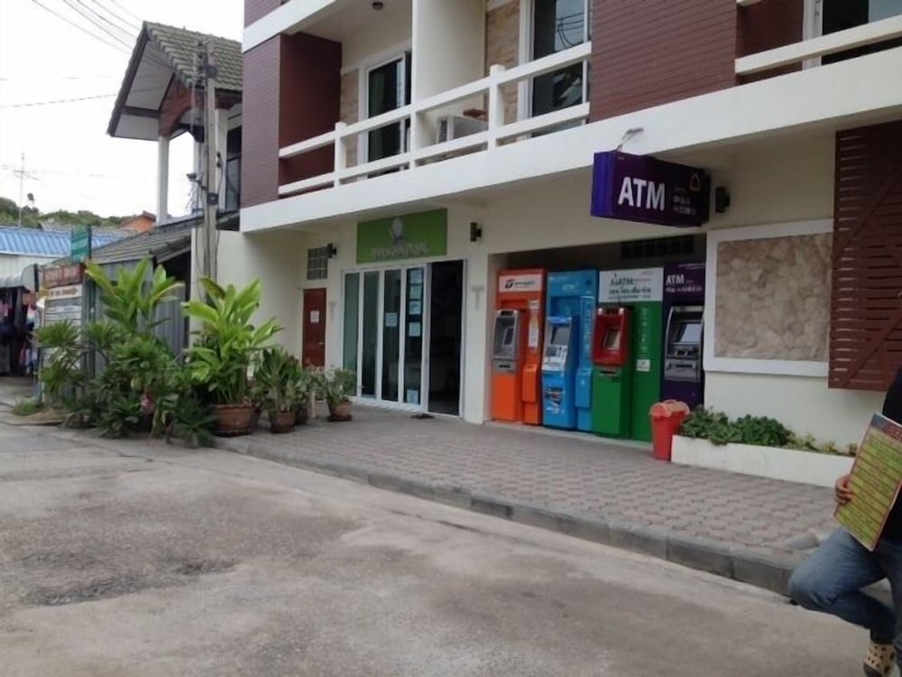 Phangan Pearl Hostel 4/18