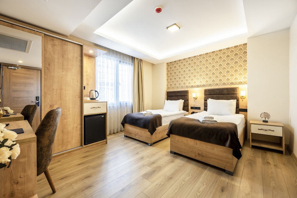ECONOMY, TWIN BEDS