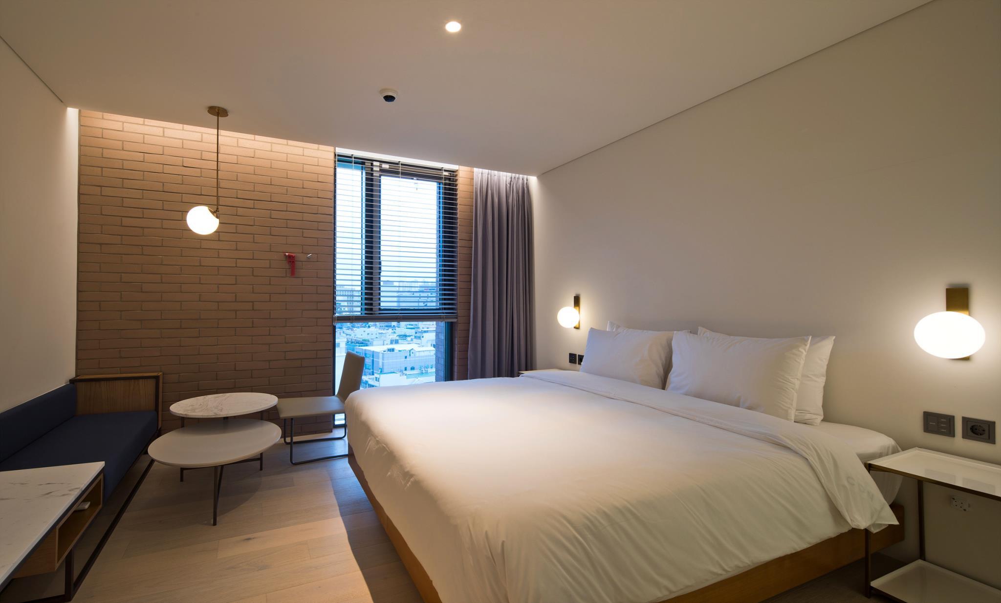 Hotel Cont 24/43