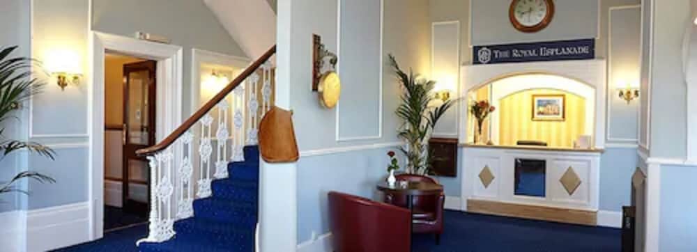 Royal Esplanade Hotel 3/50