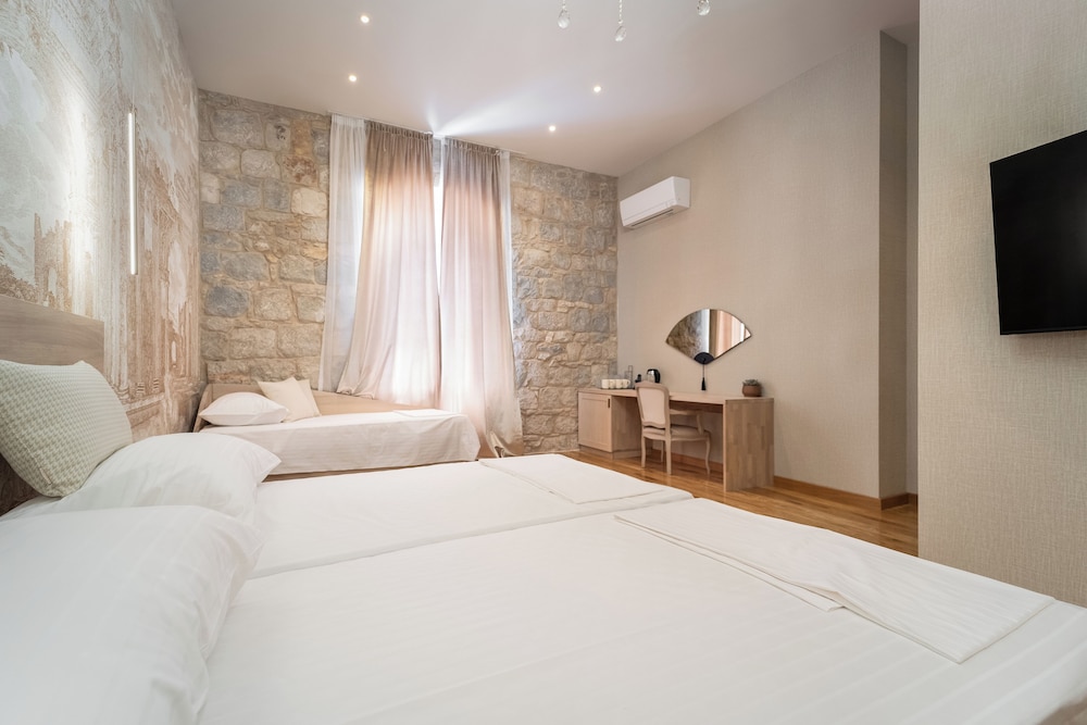 Tifani Luxury Rooms 13/50