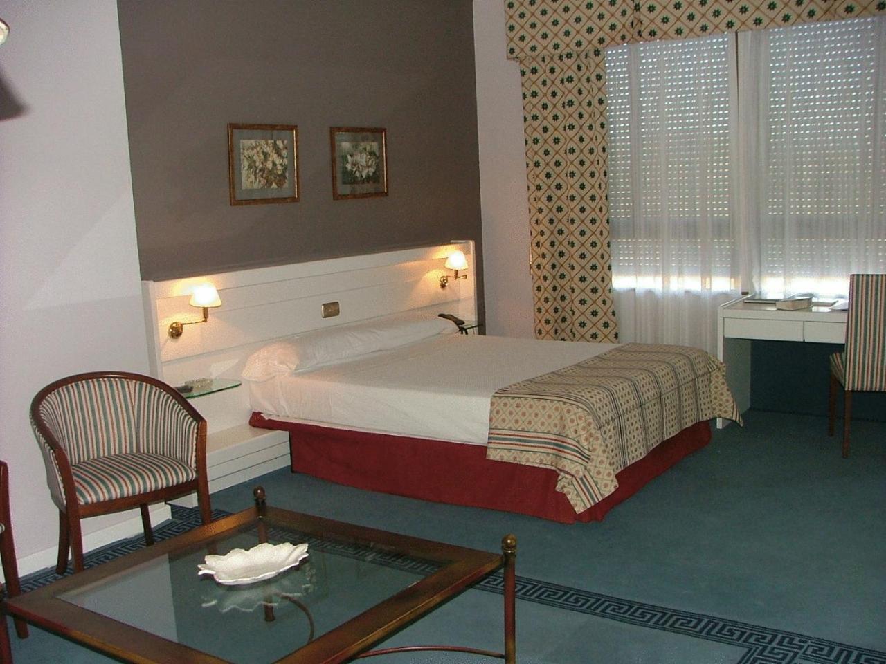 Hotel Las Ciguenas 12/38