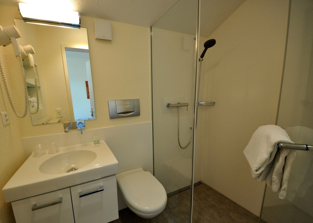 Felmis Hotel 11/37