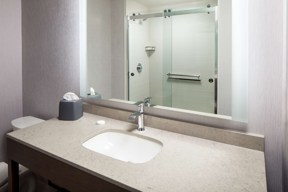 Hyatt Place Boise/Meridian 21/24