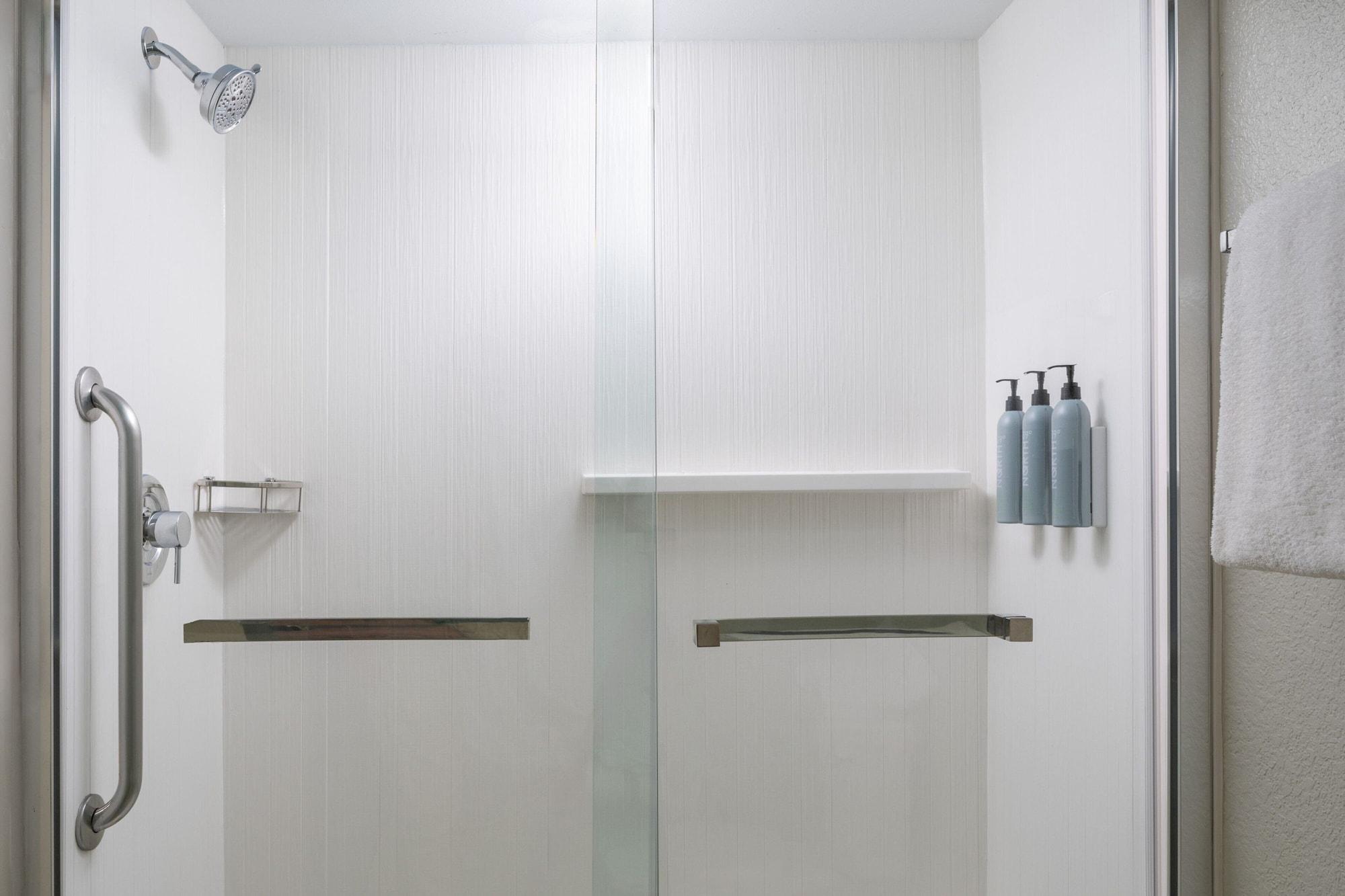 Room, Multiple Beds, Balcony، Courtyard By Marriott Naples 5/6