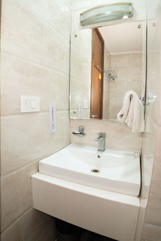 HOTEL GRAND HRIDEY 46/50