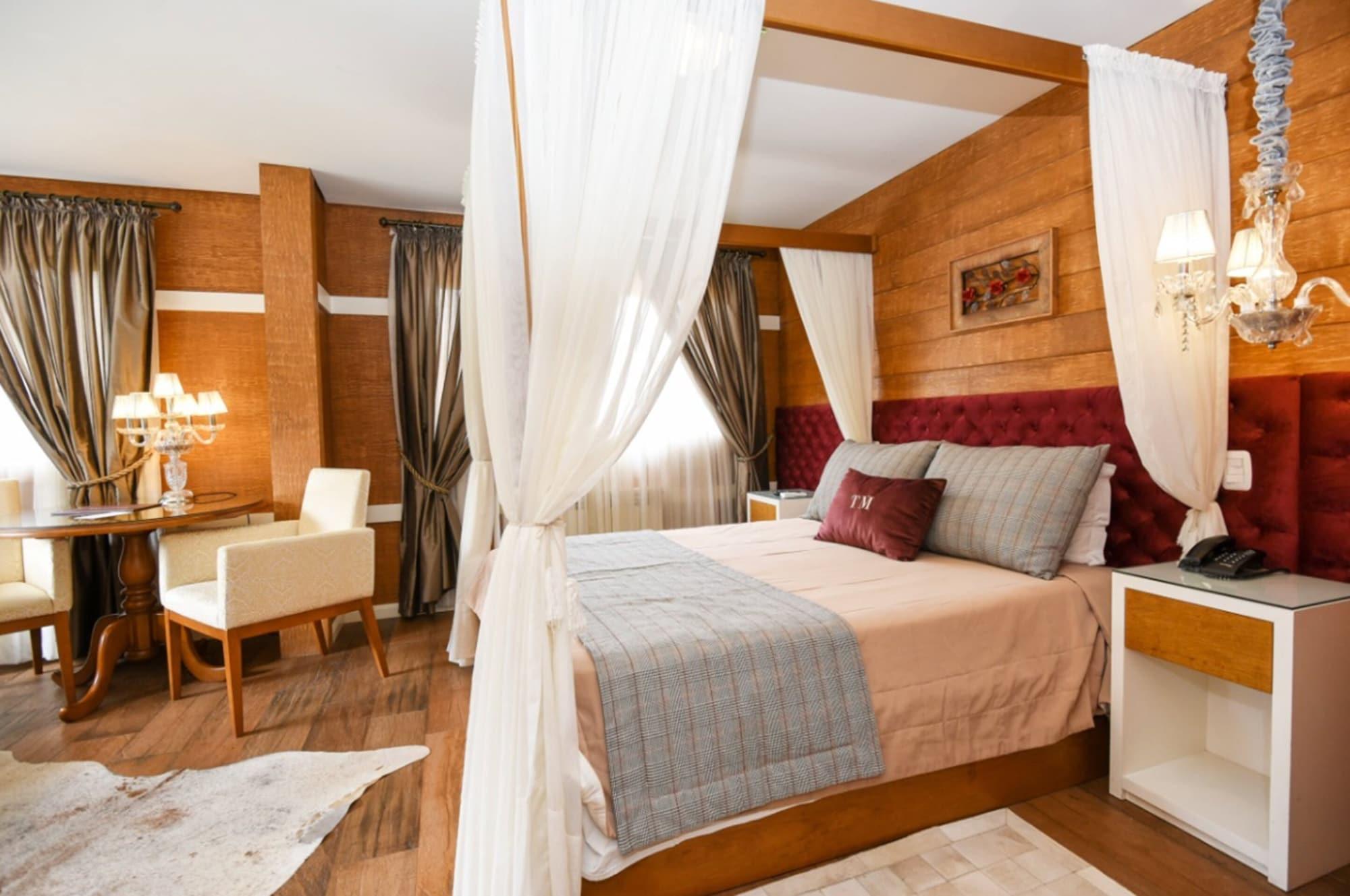 Master, Apartment