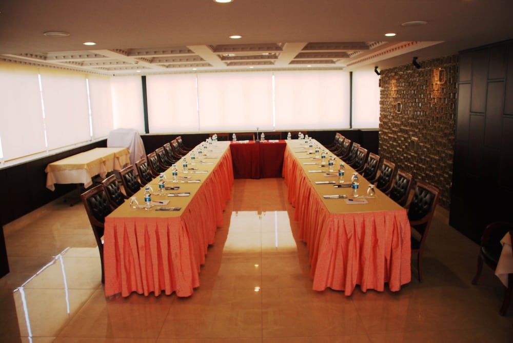 Fuar Hotel 40/50
