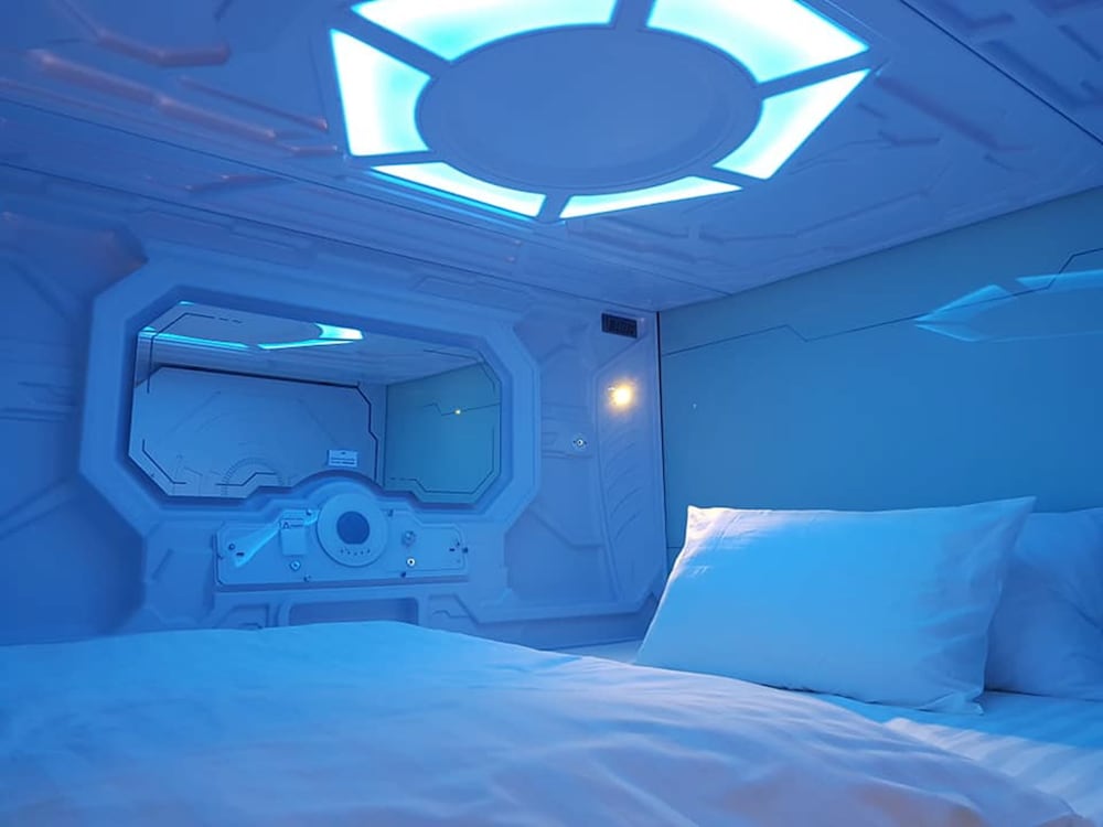 Avagard Capsule Hotel - Suvarnabhumi Airport 7/18