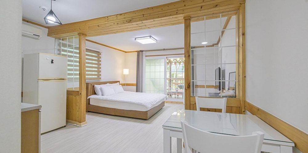 Gyeongju Cabin House Pension 47/50