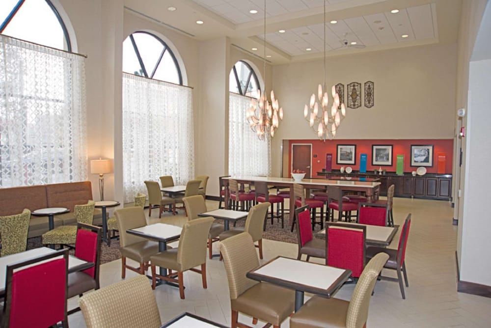 Hampton Inn Schenectady 33/48