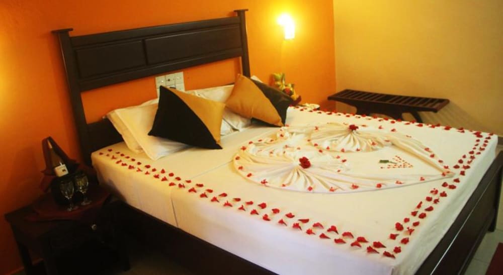Eden Garden Hotel 6/18