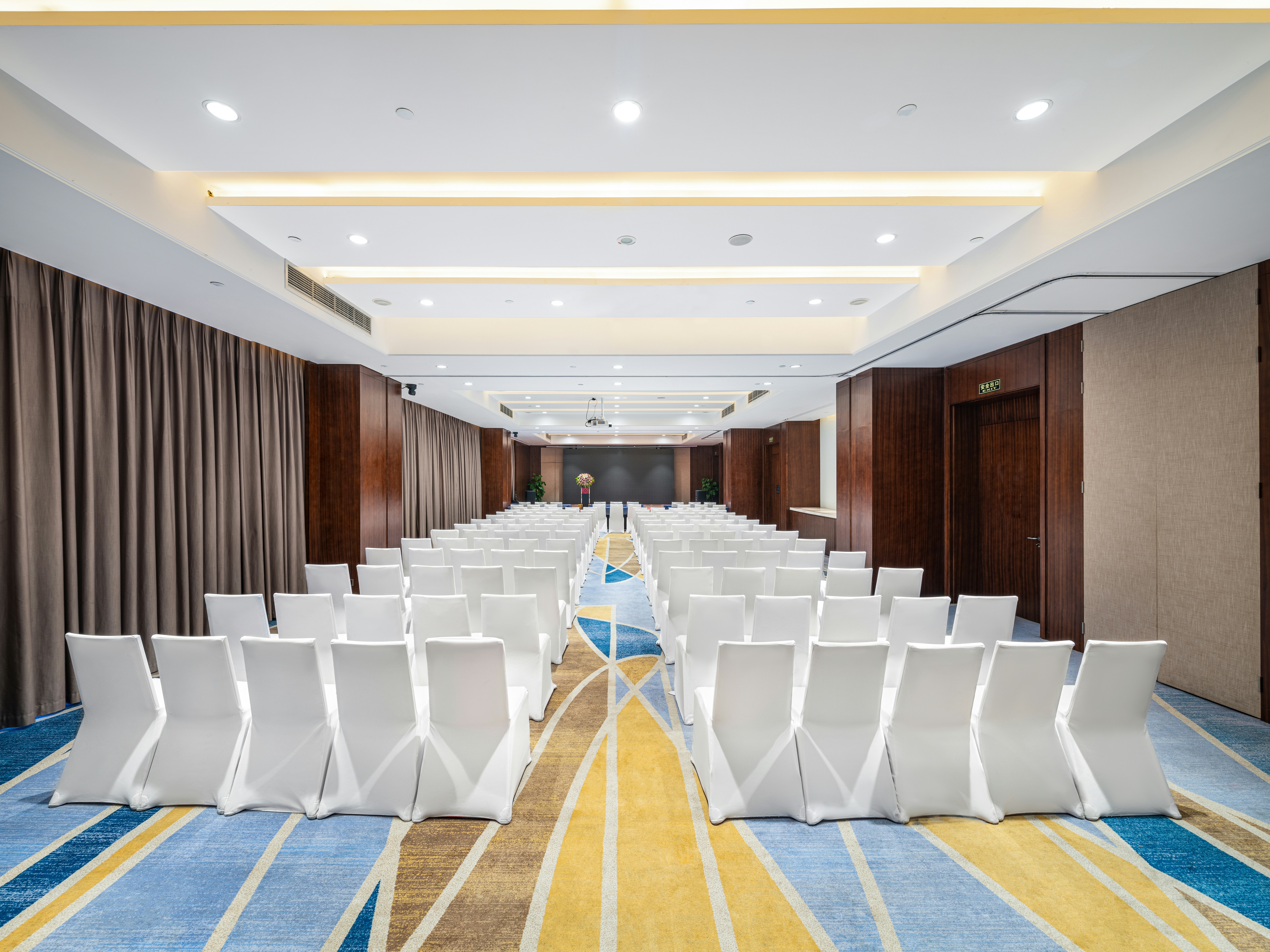 Hilton Garden Inn Chengdu Huayang 63/67