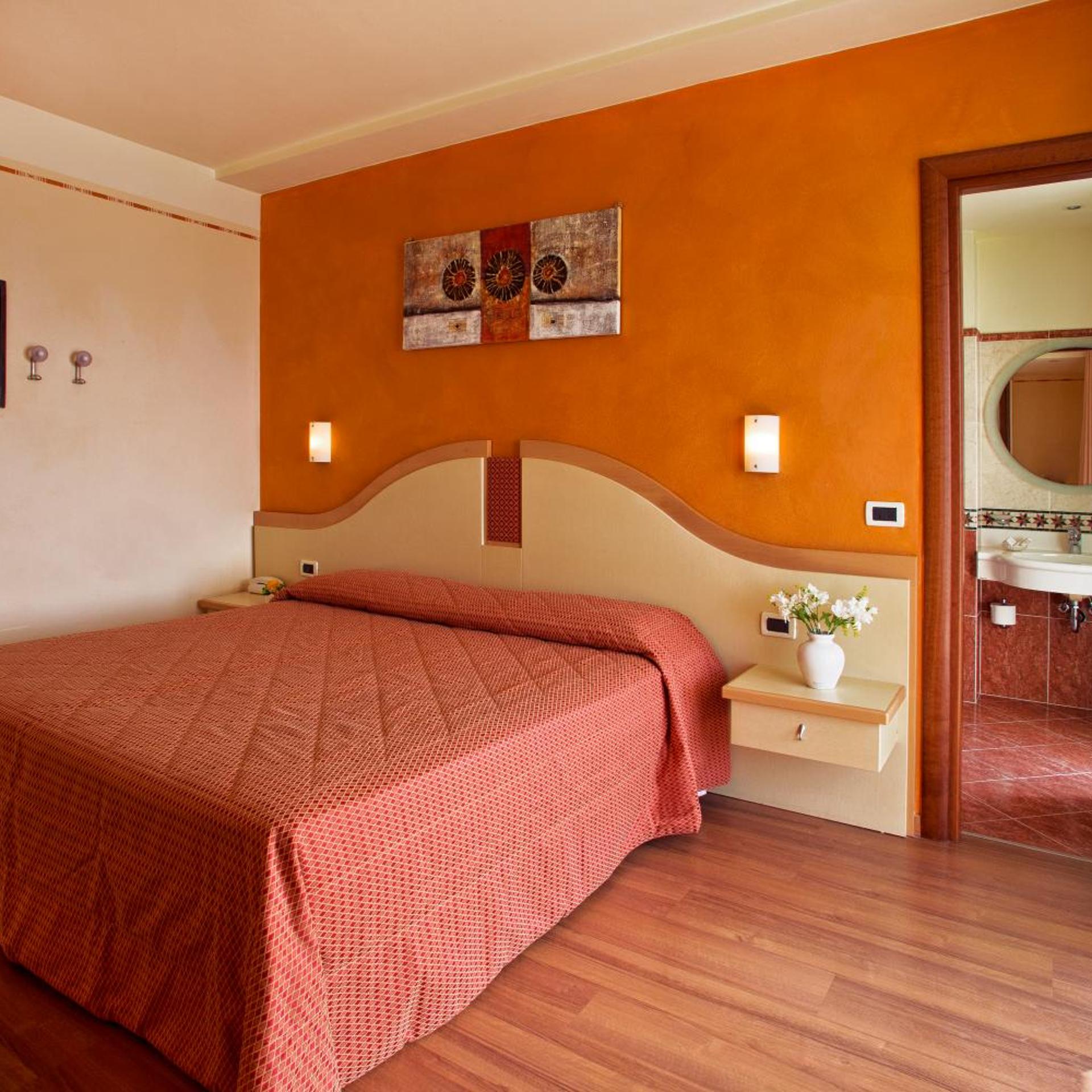 Superior, Double Bed, Hotel La Rondine 3/5