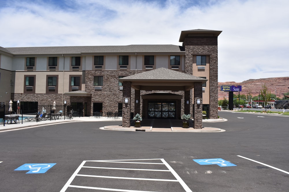 Sleep Inn & Suites Moab Near Arches National Park 26/32