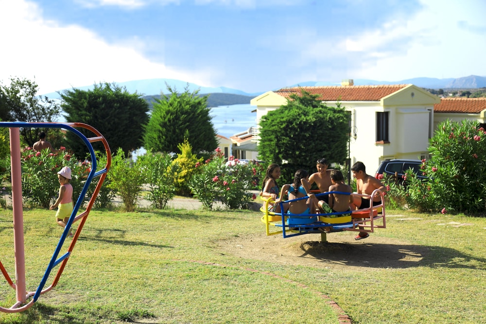 Akay Garden Family Club 31/48