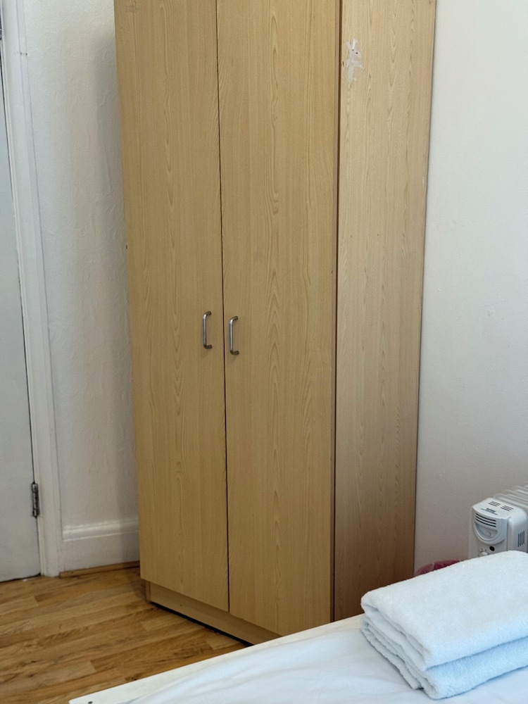 Rahal Hotel Hackney London 23/47