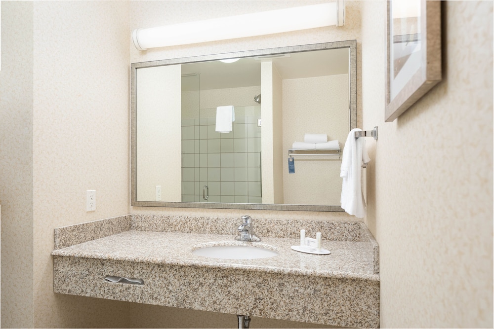 Fairfield Inn & Suites South Boston 22/68