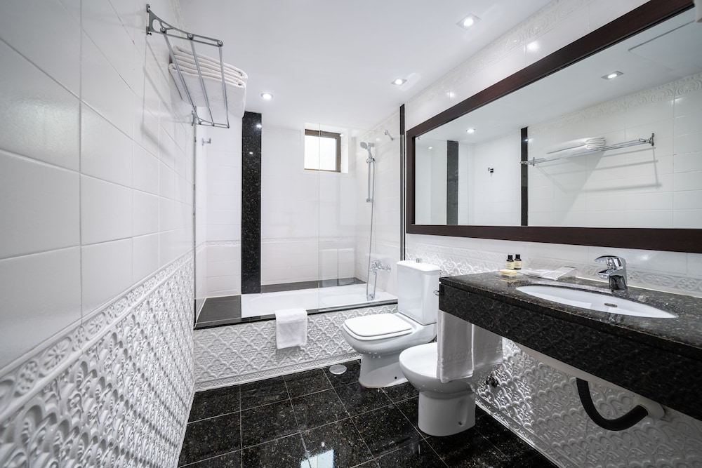 Catalonia Roma Hotel 57/58