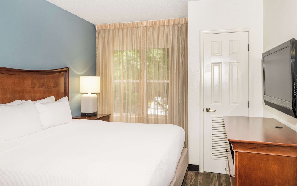 Hyatt House Herndon/Reston 6/50