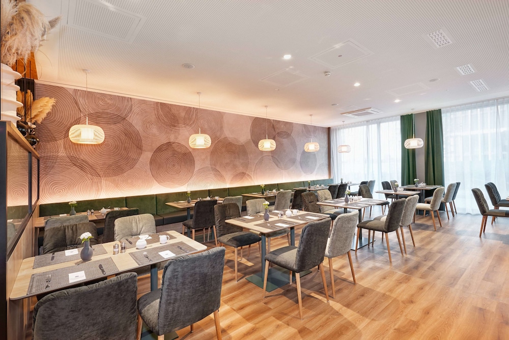 H+ Hotel Eschborn 38/43