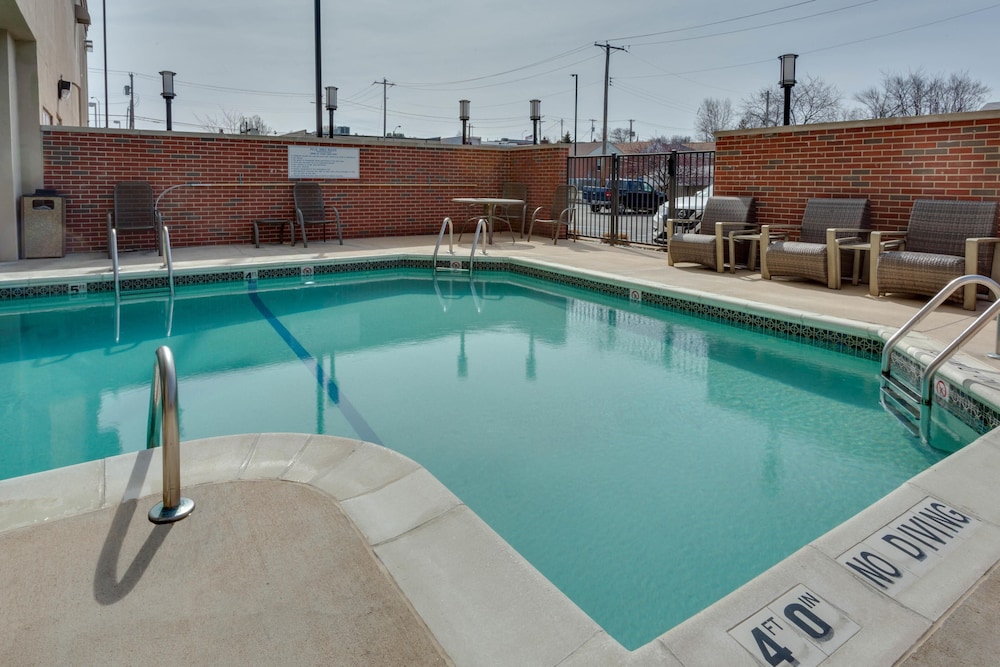 Drury Inn and Suites St Louis Forest Park 25/49